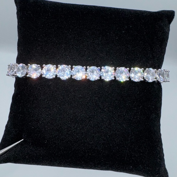 18k 30ct Tennis Bracelet - Picture 2 of 8